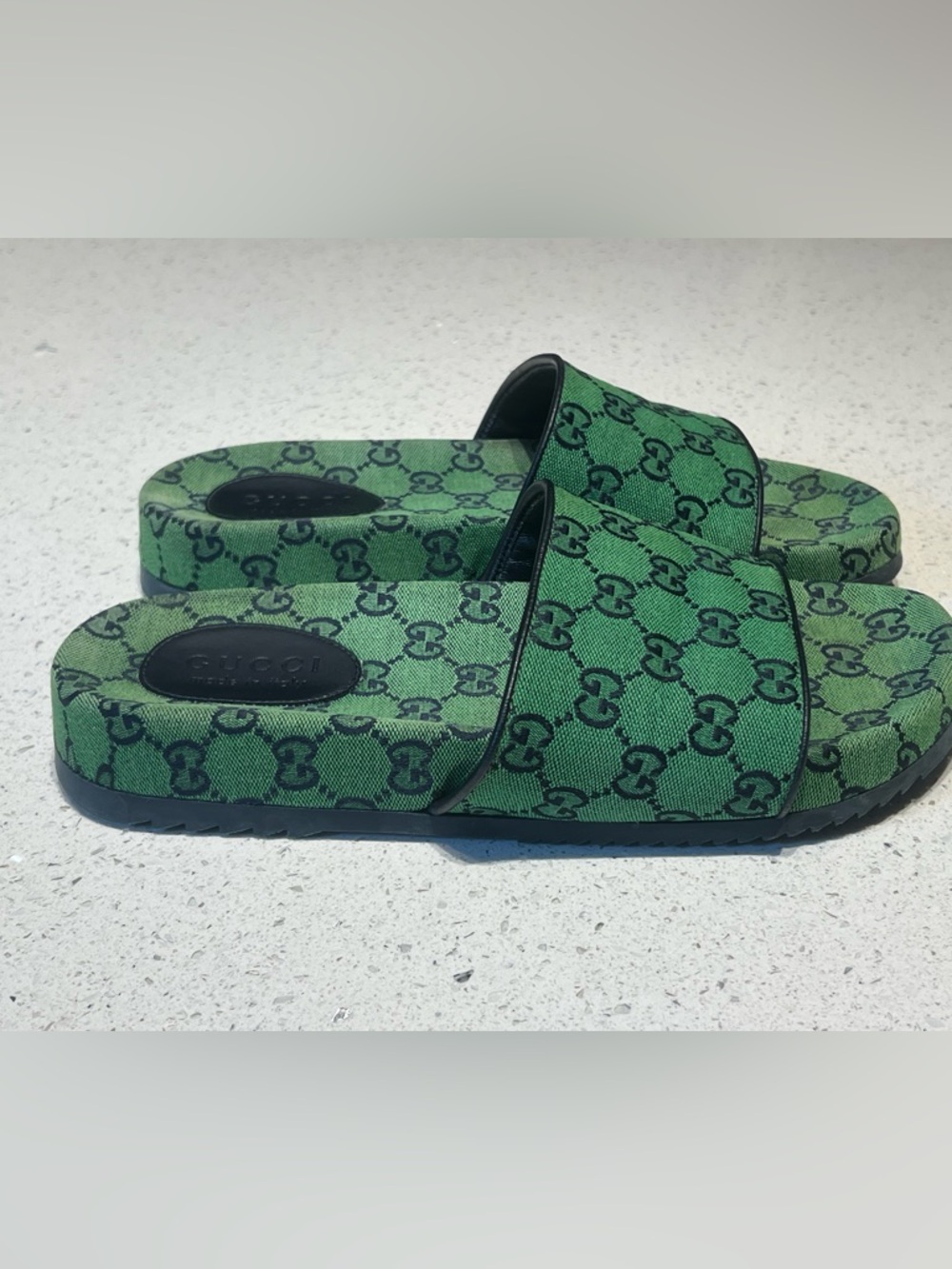 Gucci GG green canvas platform sandals size 10 US